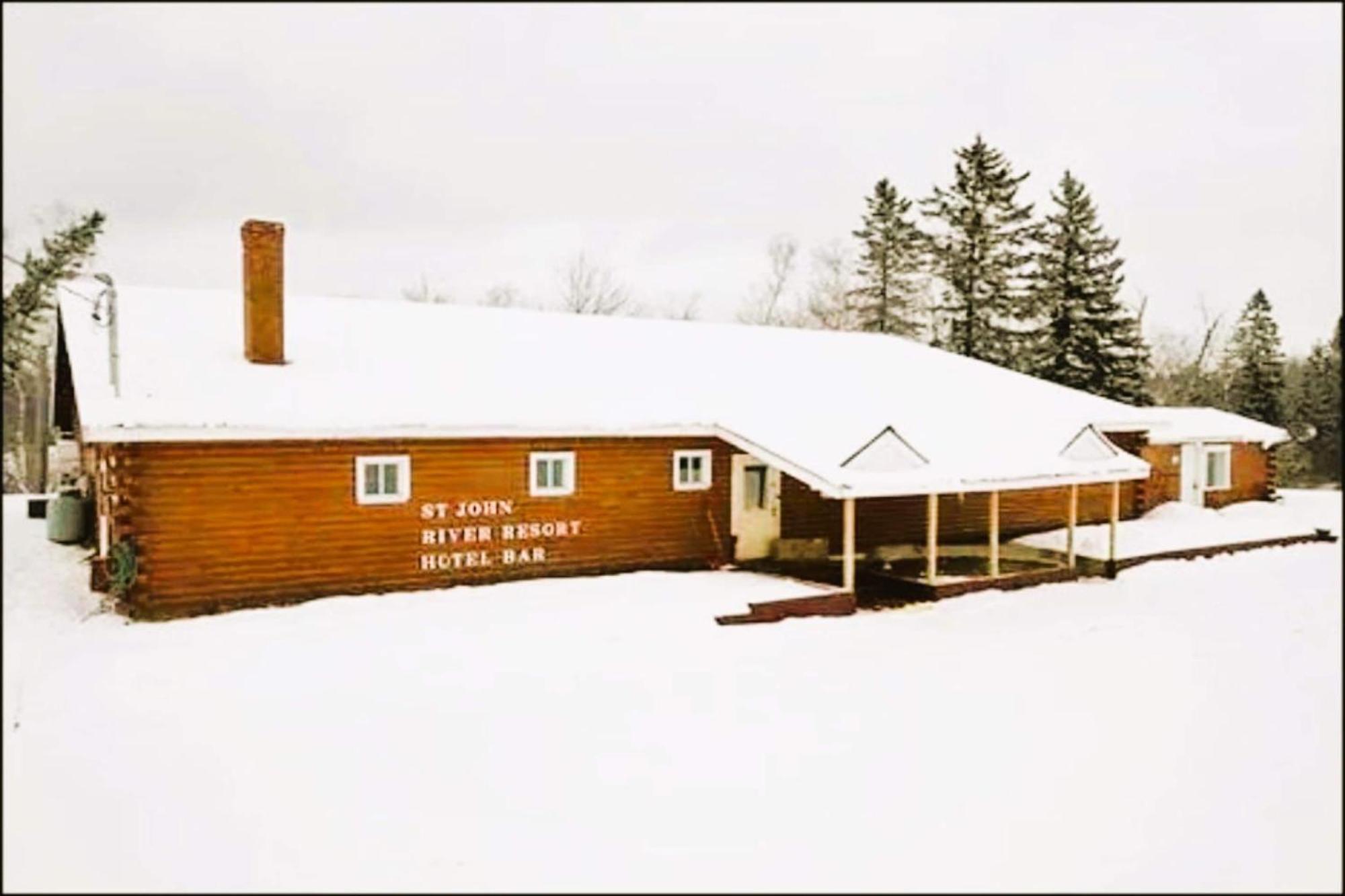 Love Hotels St John River By Oyo At Fort Kent Me Saint John Plantation エクステリア 写真