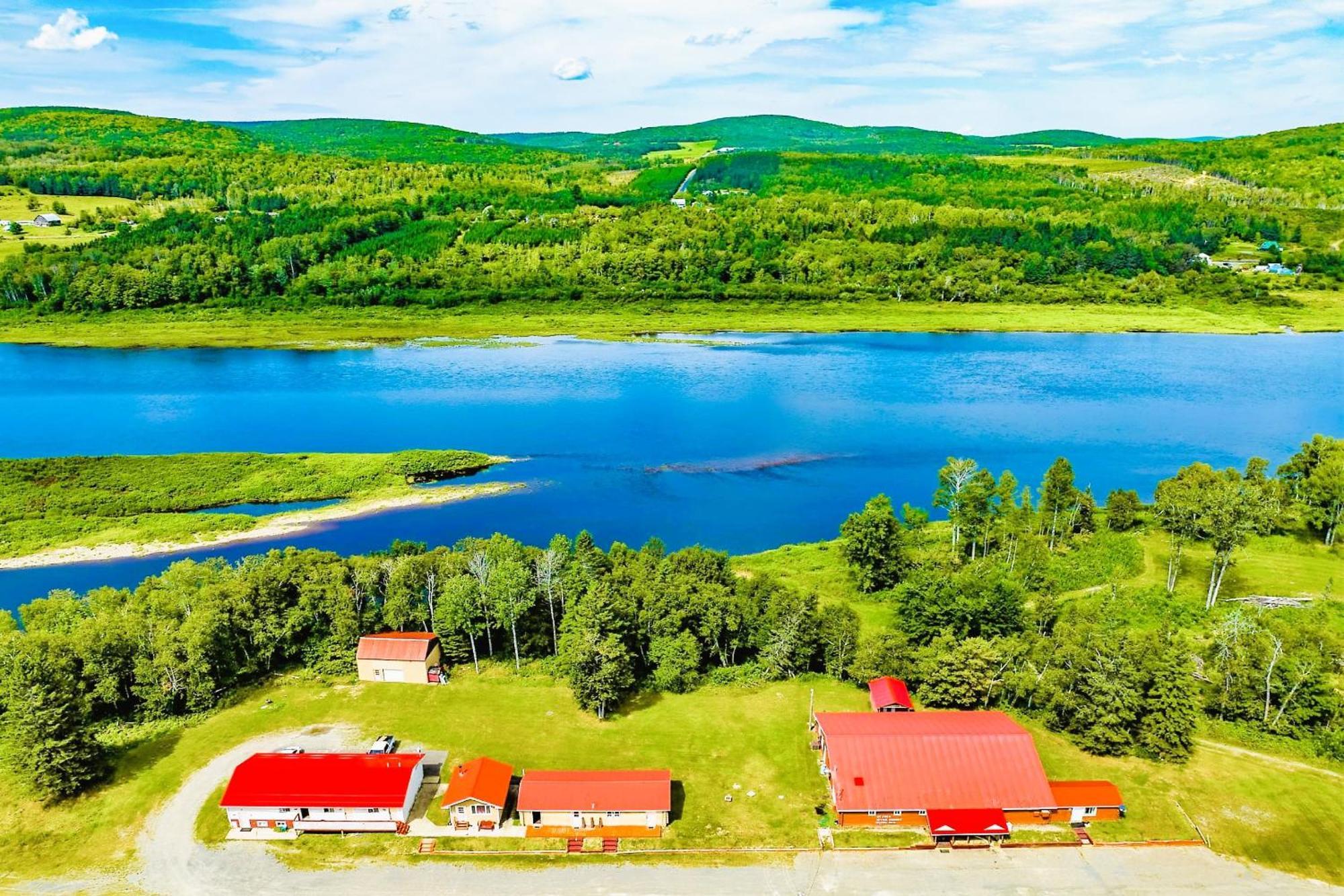 Love Hotels St John River By Oyo At Fort Kent Me Saint John Plantation エクステリア 写真